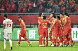 开云体育中国官方-国内球队备战国际关键比赛，迎接挑战
