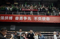开云体育平台官网入口-篮球场上的精神风采赢得全场尖叫的简单介绍