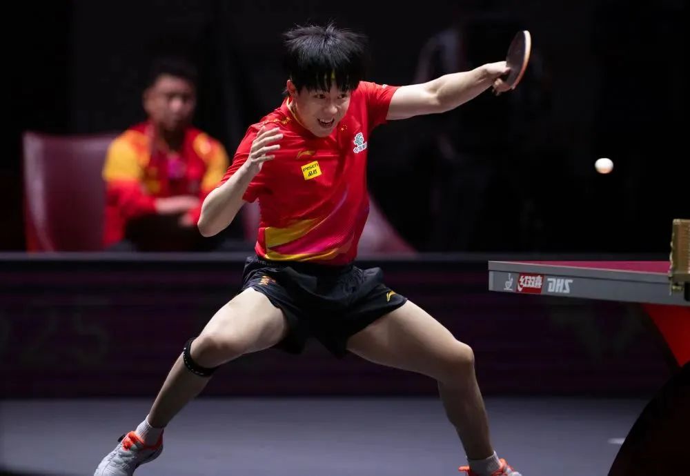 中国足球明星在国际赛事中发挥出色